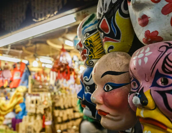 open a costume rental company: products and services