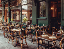 Guides pour se lancer dans le secteur des cafés, hôtels et restaurants (CHR)