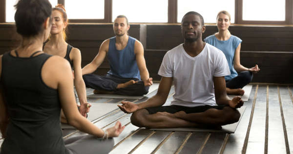 Guide des accessoires de yoga utiles à la pratique - Plateforme de Yoga en  Ligne