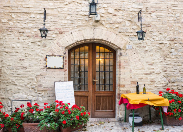 Open a restaurant choosing a location