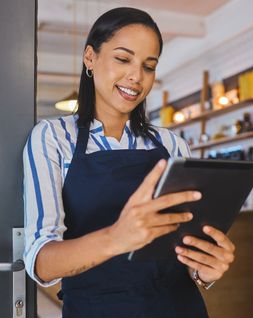 restaurant owner using our business plan template
