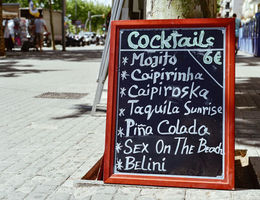 Zoom sur l’affichage obligatoire dans un bar